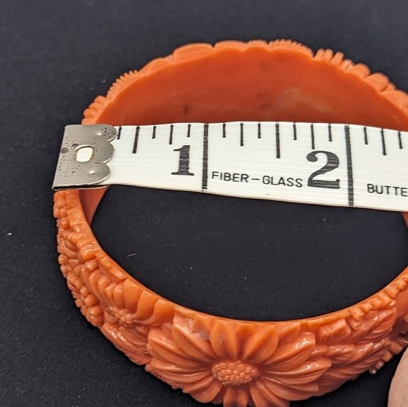 Celluloid Bangle w/elephants and flowers - J003 - Picture 3 of 6